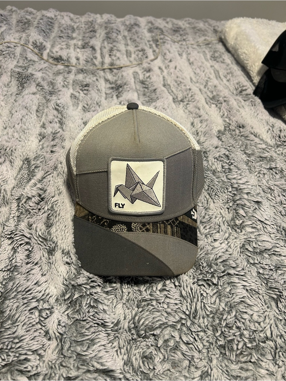 Gray 'Fly' Origami Crane Mesh-Back Trucker Hat